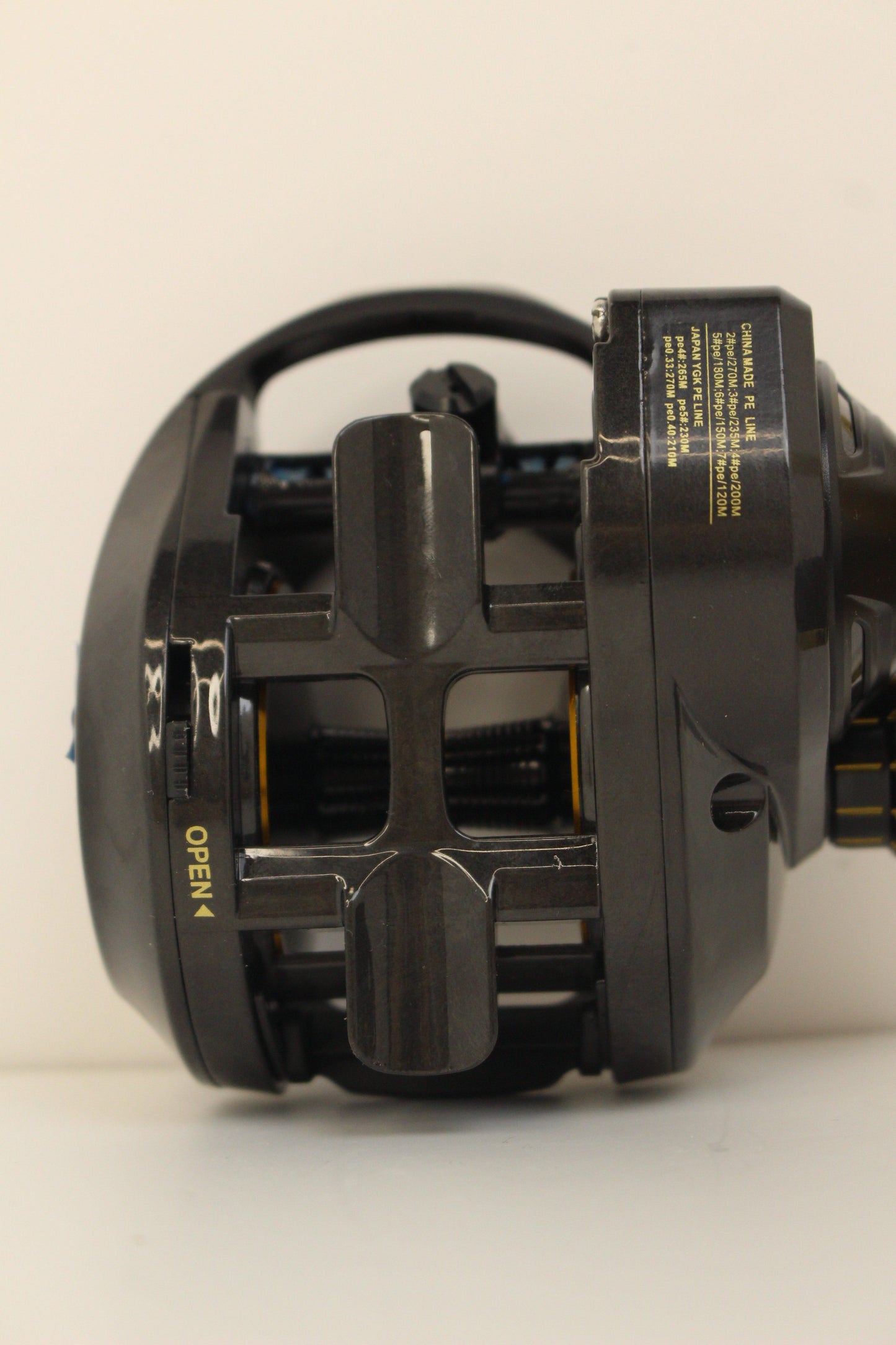 CA400 BAITCAST REEL