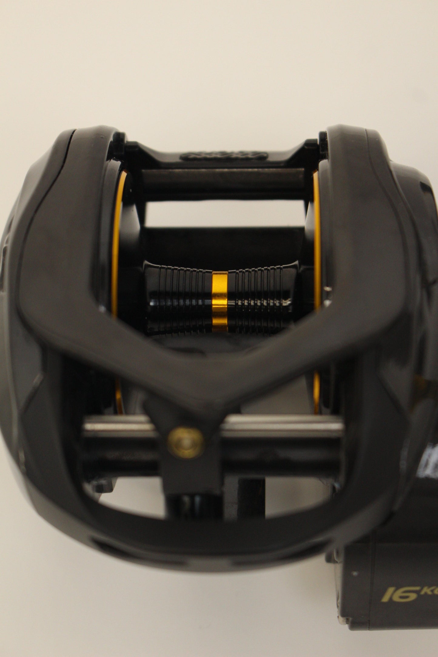CA400 BAITCAST REEL