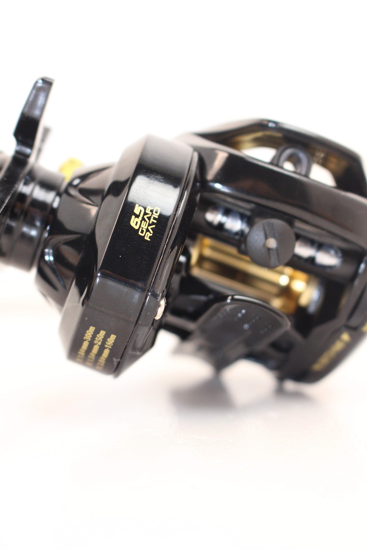 CA400 BAITCAST REEL